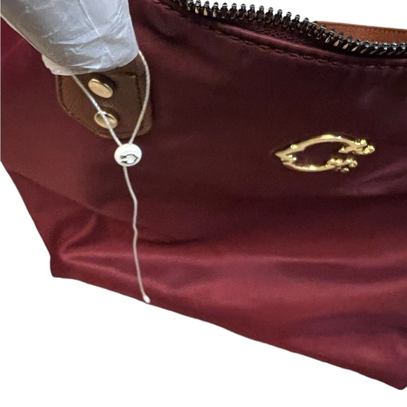 NWOT C. WONDER Signature Burgundy Tote wi/ Zip Top & Gold Logo - Picture 3 of 4